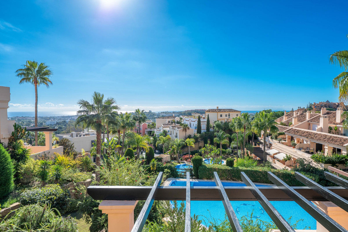 Apartamentos de 4 dormitorios en venta en Nueva Andalucía – R5242261 Apartamentos de 4 dormitorios en venta en Nueva Andalucía – R5242261