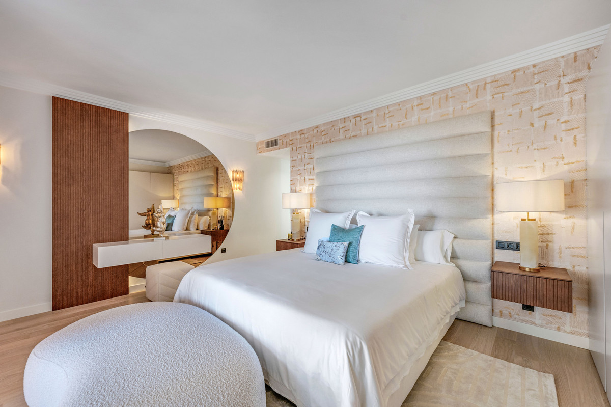 Apartamentos de 4 dormitorios en venta en Nueva Andalucía – R5242261 Apartamentos de 4 dormitorios en venta en Nueva Andalucía – R5242261