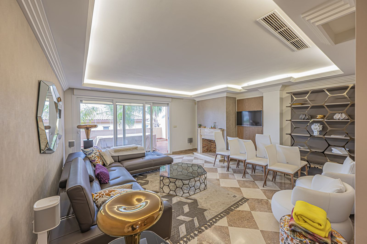 Apartamentos de 3 dormitorios en venta en Nueva Andalucía – R5321179 Apartamentos de 3 dormitorios en venta en Nueva Andalucía – R5321179