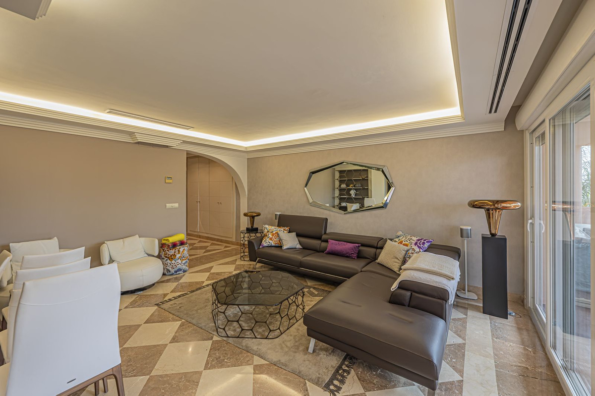 Apartamentos de 3 dormitorios en venta en Nueva Andalucía – R5321179 Apartamentos de 3 dormitorios en venta en Nueva Andalucía – R5321179