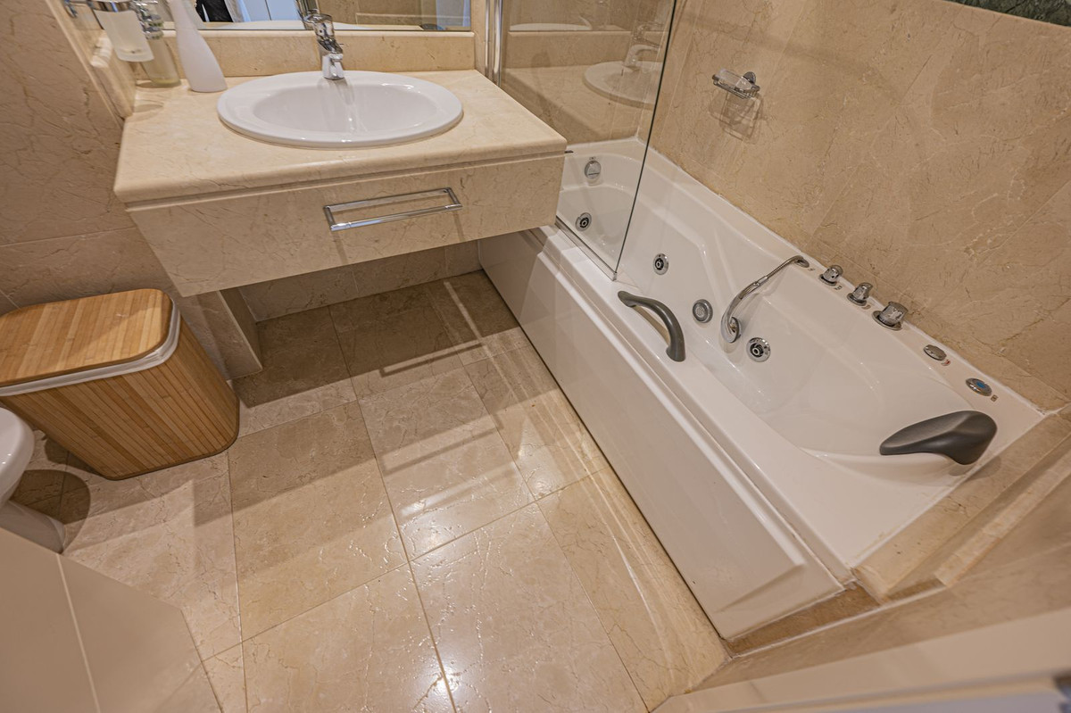 Apartamentos de 3 dormitorios en venta en Nueva Andalucía – R5321179 Apartamentos de 3 dormitorios en venta en Nueva Andalucía – R5321179