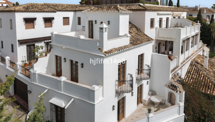 Adosados de 3 dormitorios en venta en Milla de Oro – R5353789 Adosados de 3 dormitorios en venta en Milla de Oro – R5353789 en