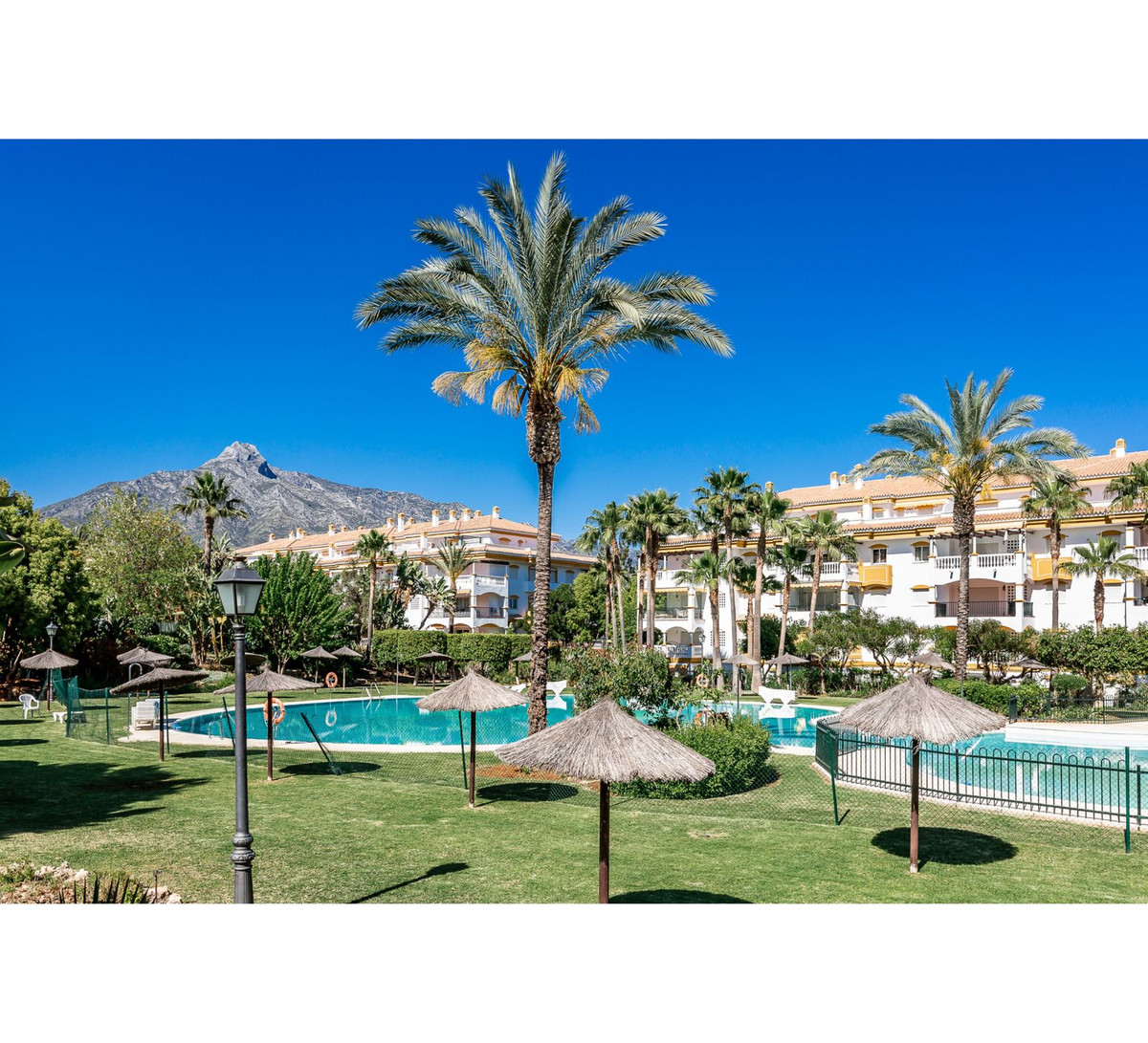 Apartamentos de 2 dormitorios en venta en Nueva Andalucía – R5211592 Apartamentos de 2 dormitorios en venta en Nueva Andalucía – R5211592