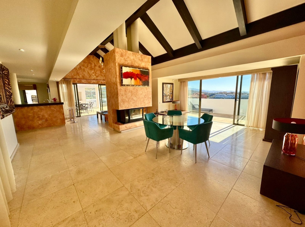 3 bedroom Penthouses for sale in Nueva Milla de Oro – R5324398 3 bedroom Penthouses for sale in Nueva Milla de Oro – R5324398