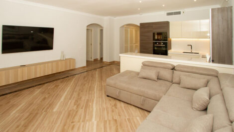 Apartamentos de 3 dormitorios en venta en Elviria – R5422522
