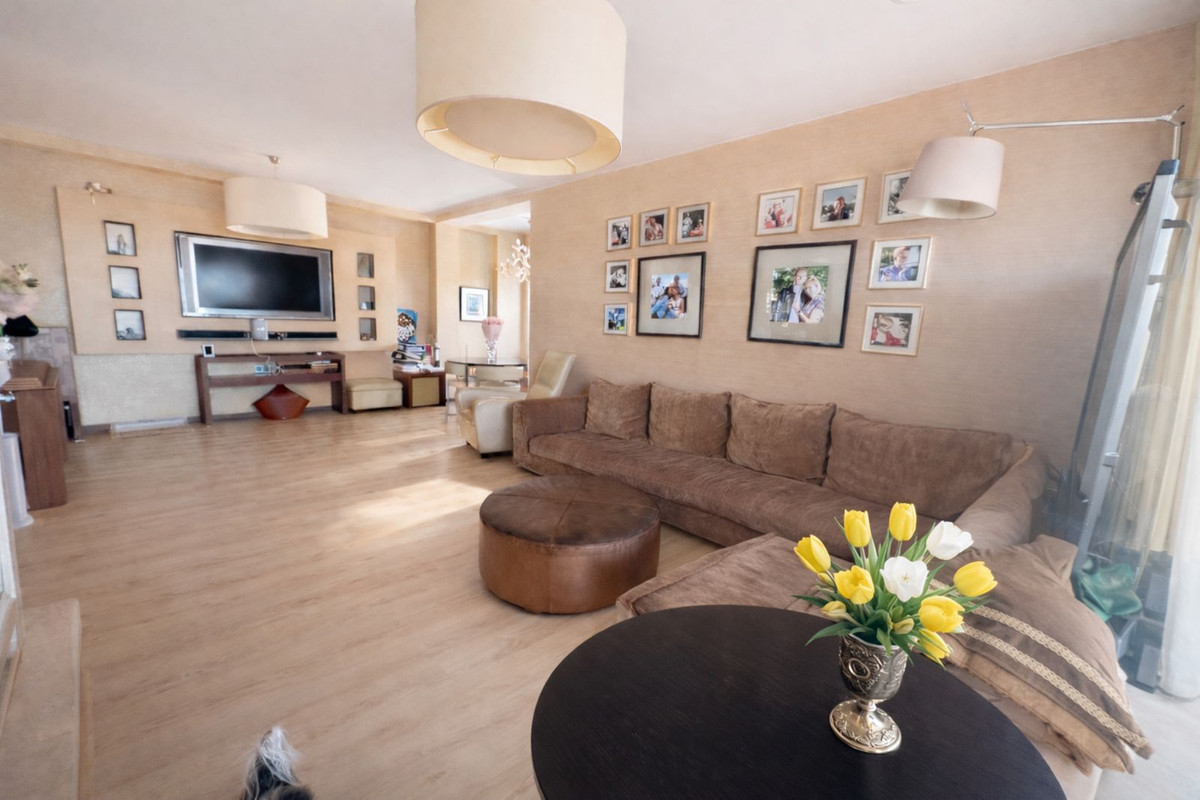 Apartamentos de 3 dormitorios en venta en Benahavís – R5330401 Apartamentos de 3 dormitorios en venta en Benahavís – R5330401