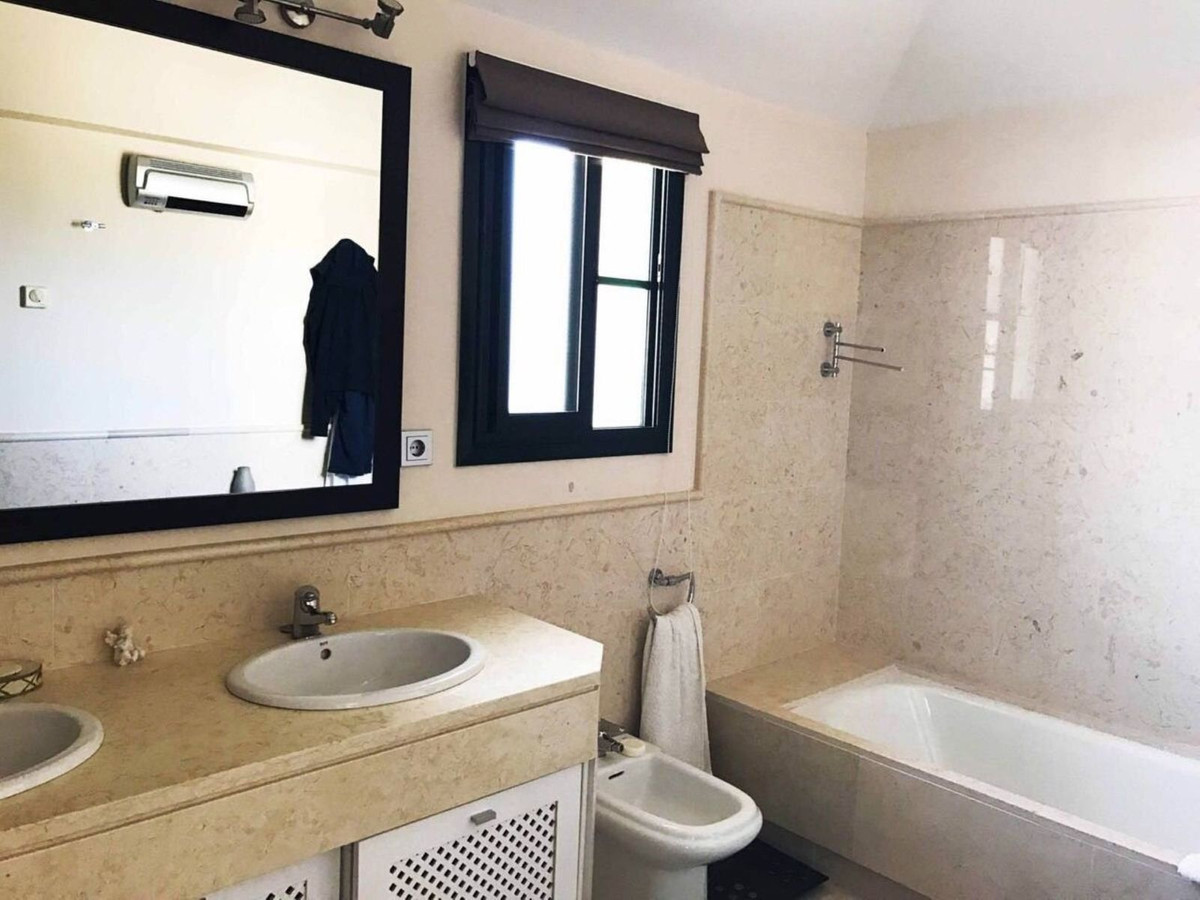 Apartamentos de 3 dormitorios en venta en Benahavís – R5330401 Apartamentos de 3 dormitorios en venta en Benahavís – R5330401