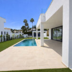 Villas de 6 dormitorios en venta en Nueva Milla de Oro – R4014655 Villas de 6 dormitorios en venta en Nueva Milla de Oro – R4014655