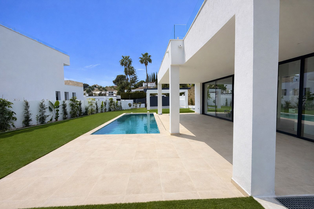 Villas de 6 dormitorios en venta en Nueva Milla de Oro – R4014655 Villas de 6 dormitorios en venta en Nueva Milla de Oro – R4014655