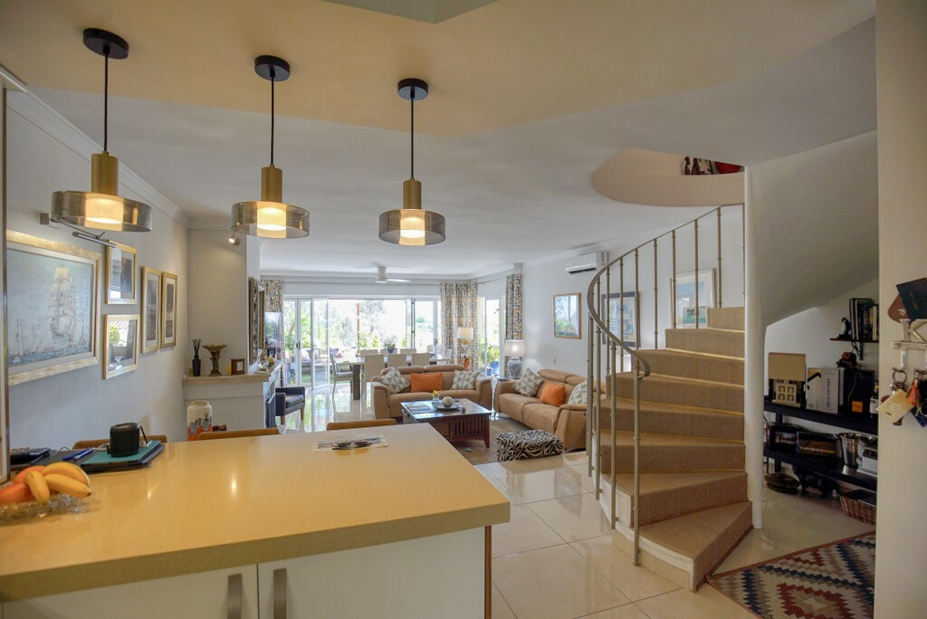 4 bedroom Townhouses for sale in Nueva Andalucía – R5432911 4 bedroom Townhouses for sale in Nueva Andalucía – R5432911