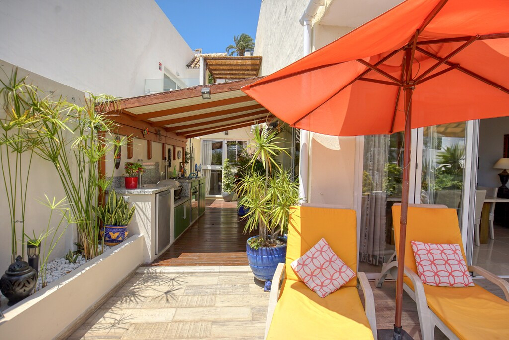 4 bedroom Townhouses for sale in Nueva Andalucía – R5432911 4 bedroom Townhouses for sale in Nueva Andalucía – R5432911