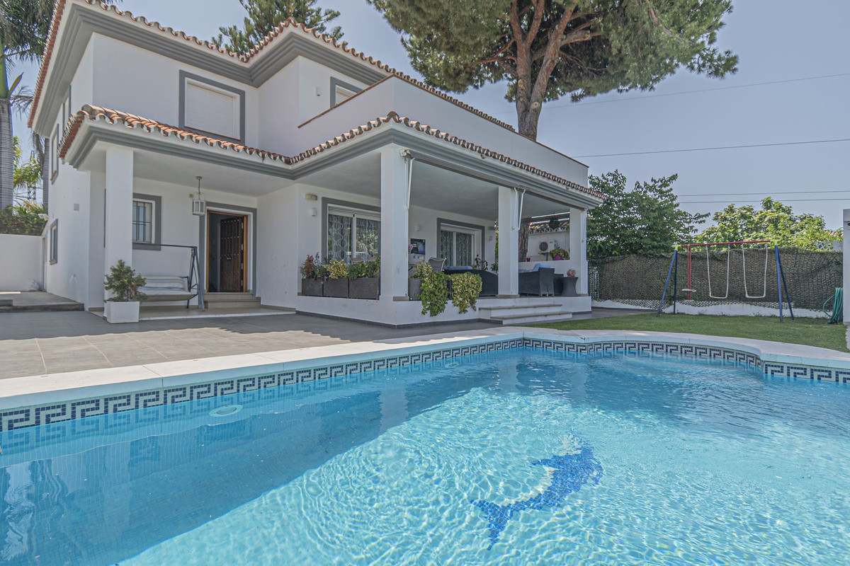 5 bedroom Villas for sale in San Pedro de Alcántara – R5076394 5 bedroom Villas for sale in San Pedro de Alcántara – R5076394