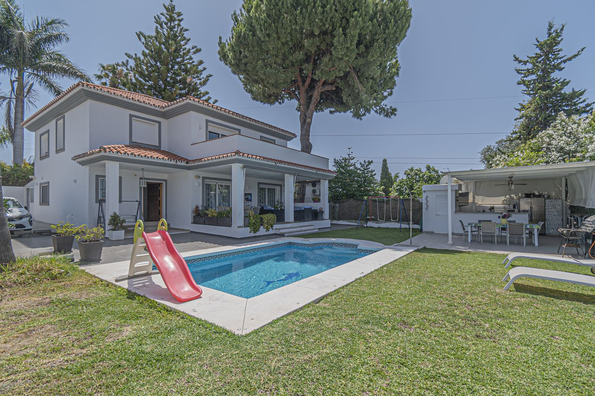 5 bedroom Villas for sale in San Pedro de Alcántara – R5076394 5 bedroom Villas for sale in San Pedro de Alcántara – R5076394