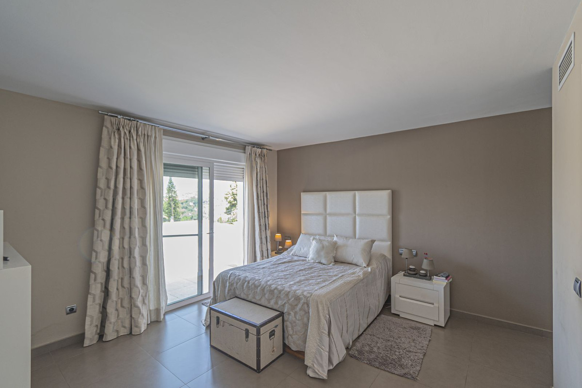 5 bedroom Villas for sale in San Pedro de Alcántara – R5076394 5 bedroom Villas for sale in San Pedro de Alcántara – R5076394