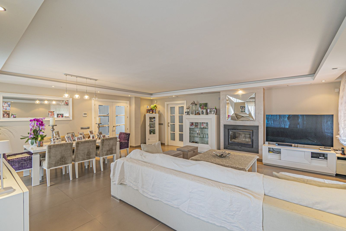 5 bedroom Villas for sale in San Pedro de Alcántara – R5076394 5 bedroom Villas for sale in San Pedro de Alcántara – R5076394