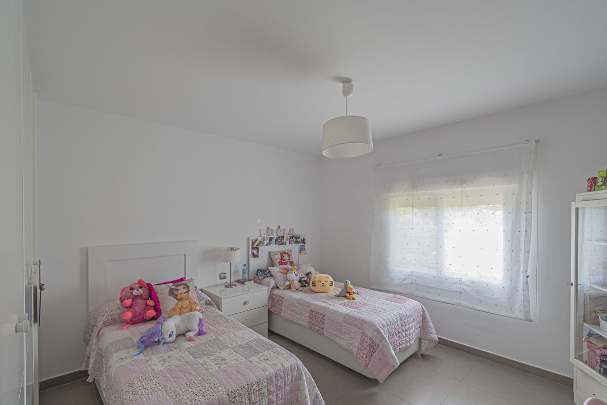 5 bedroom Villas for sale in San Pedro de Alcántara – R5076394 5 bedroom Villas for sale in San Pedro de Alcántara – R5076394