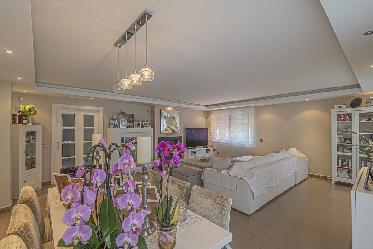 5 bedroom Villas for sale in San Pedro de Alcántara – R5076394 5 bedroom Villas for sale in San Pedro de Alcántara – R5076394
