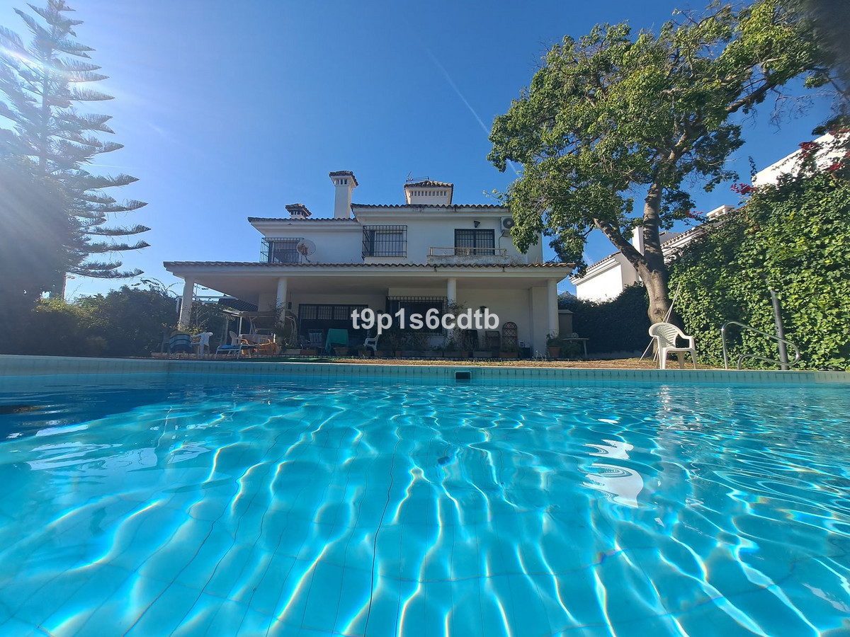 5 bedroom Villas for sale in Marbella – R5155129 5 bedroom Villas for sale in Marbella – R5155129