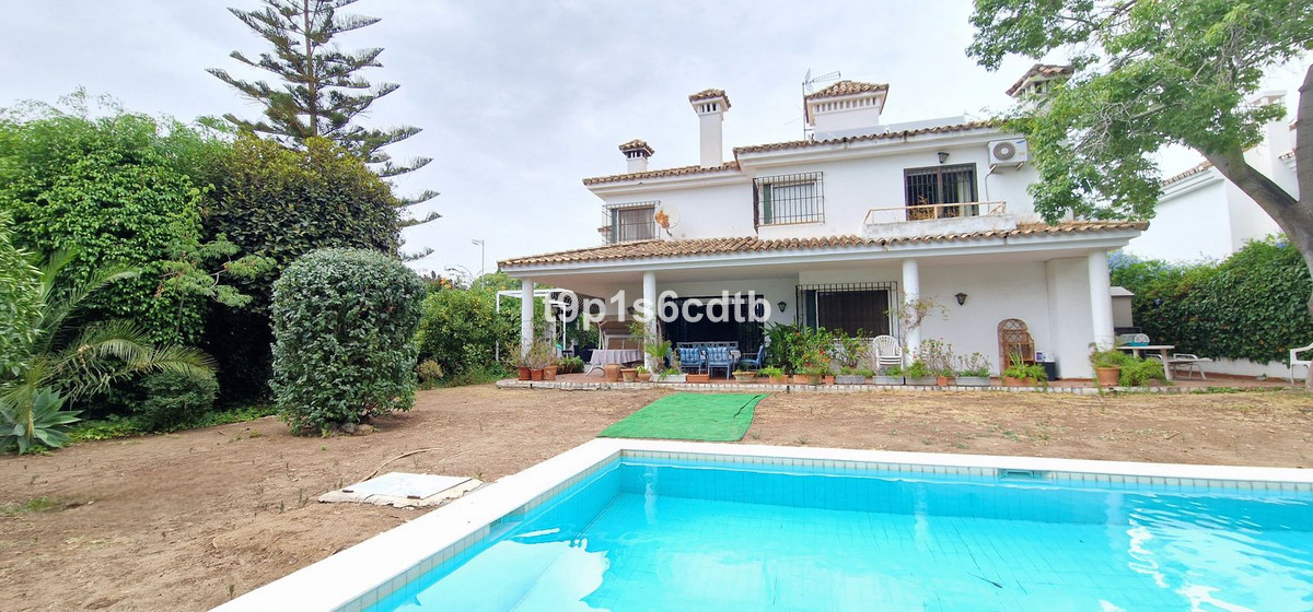 5 bedroom Villas for sale in Marbella – R5155129 5 bedroom Villas for sale in Marbella – R5155129