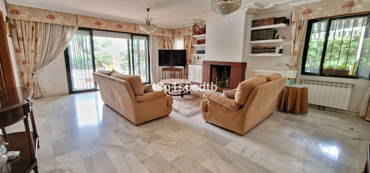 5 bedroom Villas for sale in Marbella – R5155129 5 bedroom Villas for sale in Marbella – R5155129