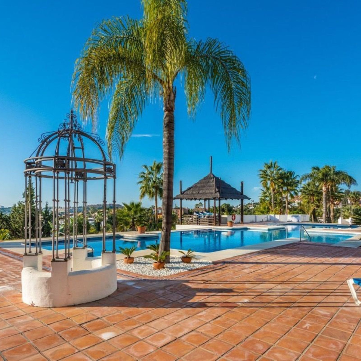 Apartamentos de 3 dormitorios en venta en Nueva Andalucía – R5209249 Apartamentos de 3 dormitorios en venta en Nueva Andalucía – R5209249