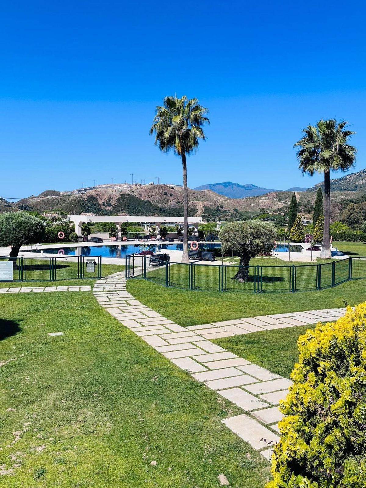 Apartamentos de 3 dormitorios en venta en Benahavís – R5445037 Apartamentos de 3 dormitorios en venta en Benahavís – R5445037