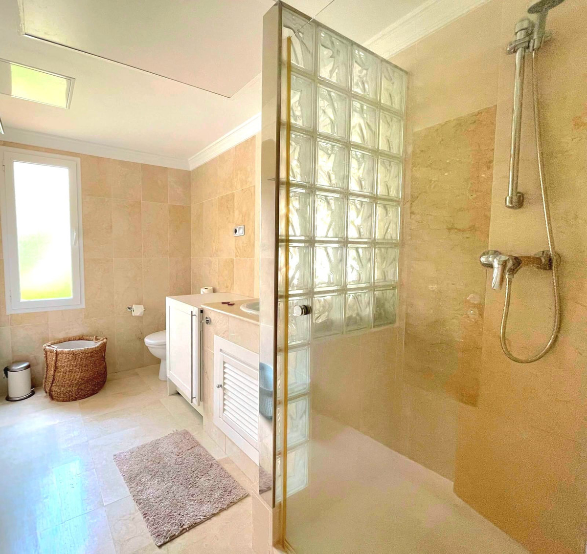 Apartamentos de 3 dormitorios en venta en Nueva Andalucía – R5391577 Apartamentos de 3 dormitorios en venta en Nueva Andalucía – R5391577