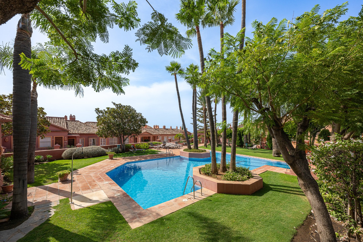 Apartamentos de 4 dormitorios en venta en Monte Halcones – R5146996 Apartamentos de 4 dormitorios en venta en Monte Halcones – R5146996