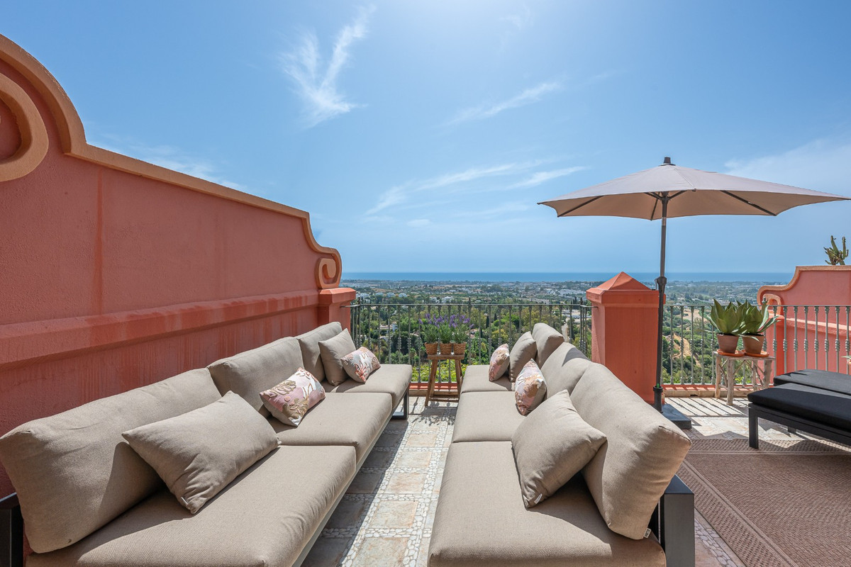 Apartamentos de 4 dormitorios en venta en Monte Halcones – R5146996 Apartamentos de 4 dormitorios en venta en Monte Halcones – R5146996