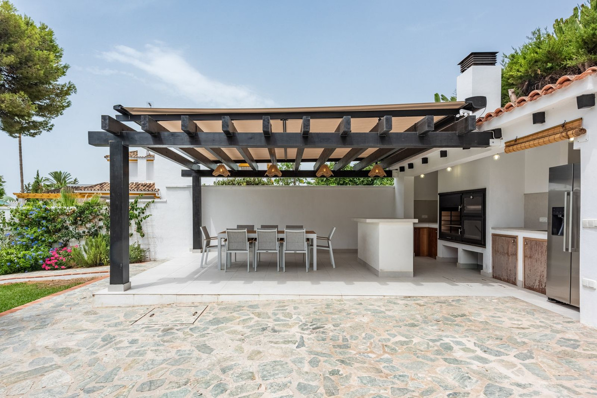 4 bedroom Villas for sale in San Pedro de Alcántara – R5447320 4 bedroom Villas for sale in San Pedro de Alcántara – R5447320