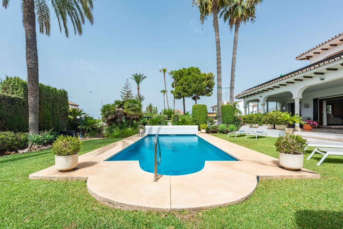 4 bedroom Villas for sale in San Pedro de Alcántara – R5447320 4 bedroom Villas for sale in San Pedro de Alcántara – R5447320