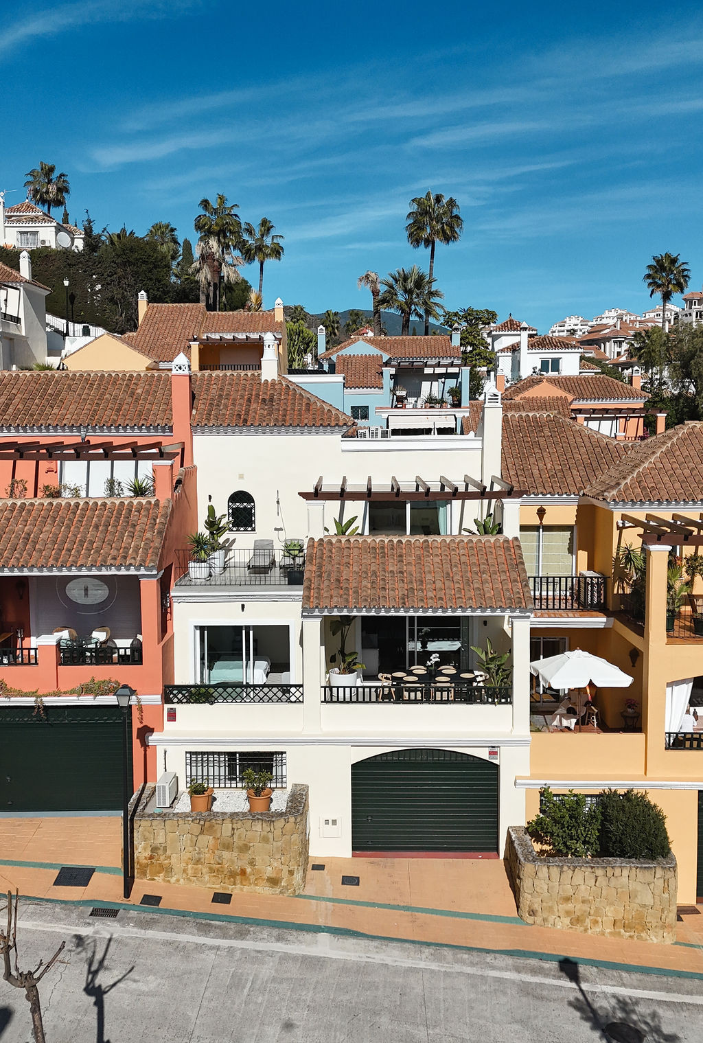 Adosados de 4 dormitorios en venta en Nueva Andalucía – R5292394 Adosados de 4 dormitorios en venta en Nueva Andalucía – R5292394