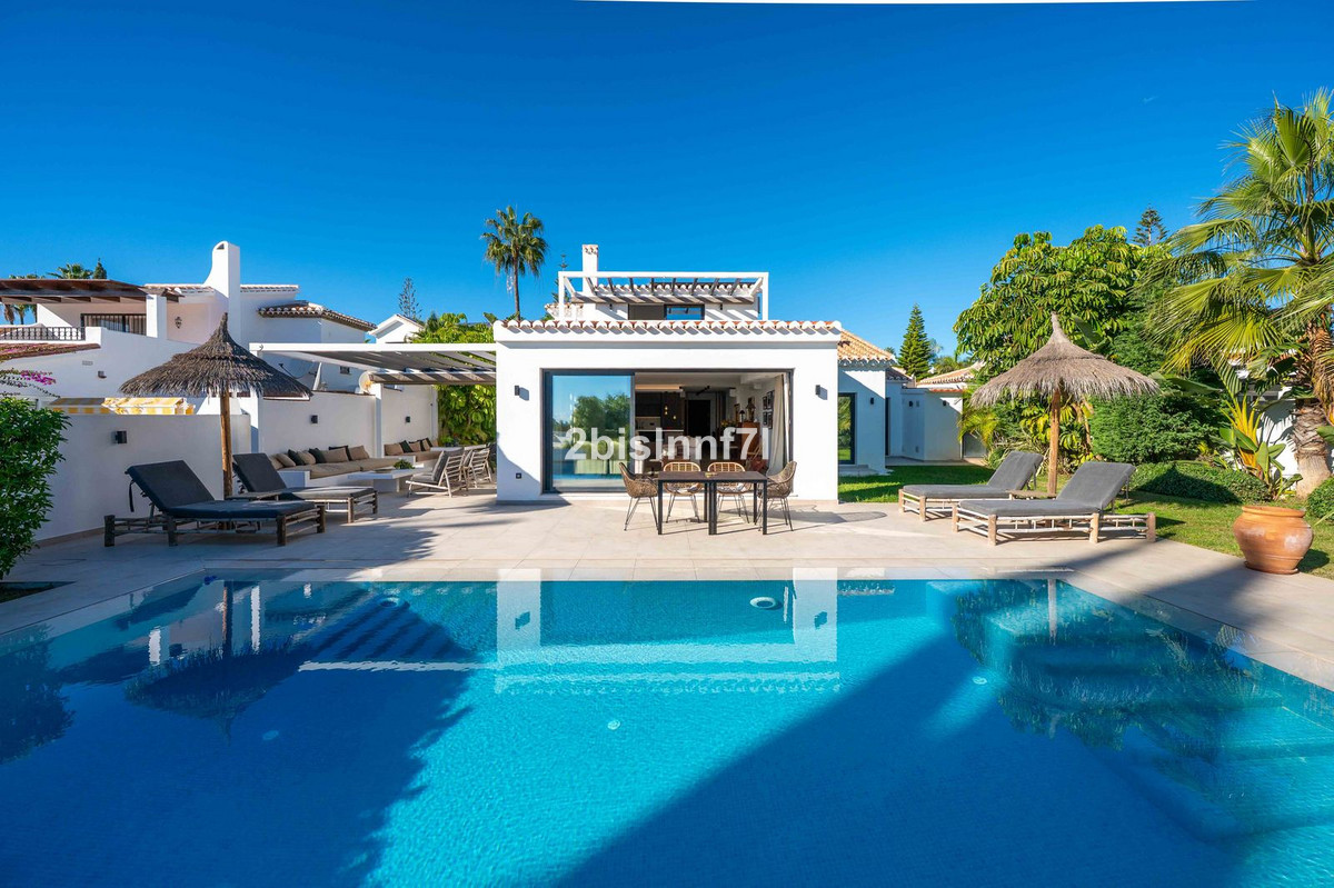 4 bedroom Villas for sale in Elviria – R5227732 4 bedroom Villas for sale in Elviria – R5227732