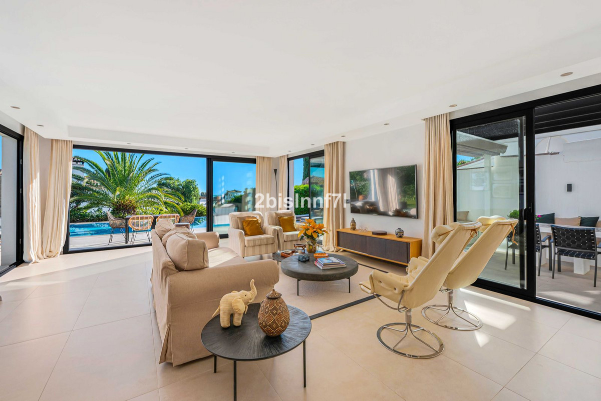 4 bedroom Villas for sale in Elviria – R5227732 4 bedroom Villas for sale in Elviria – R5227732