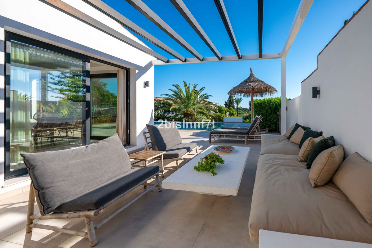 4 bedroom Villas for sale in Elviria – R5227732 4 bedroom Villas for sale in Elviria – R5227732