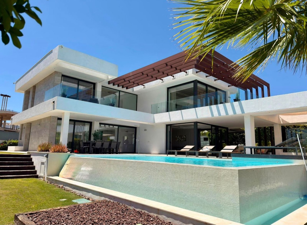 Villas de 5 dormitorios en venta en Nueva Milla de Oro – R5448418 Villas de 5 dormitorios en venta en Nueva Milla de Oro – R5448418
