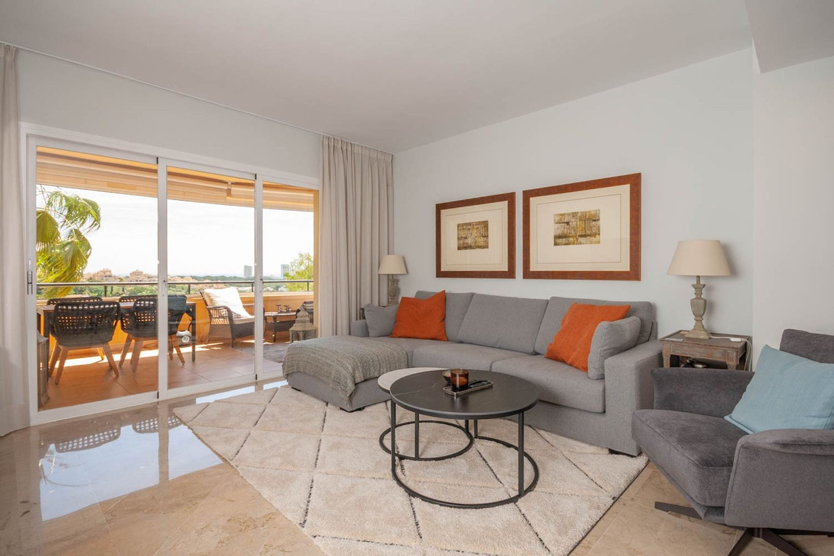 3 bedroom Apartments for sale in Elviria Hills – R5373865 3 bedroom Apartments for sale in Elviria Hills – R5373865