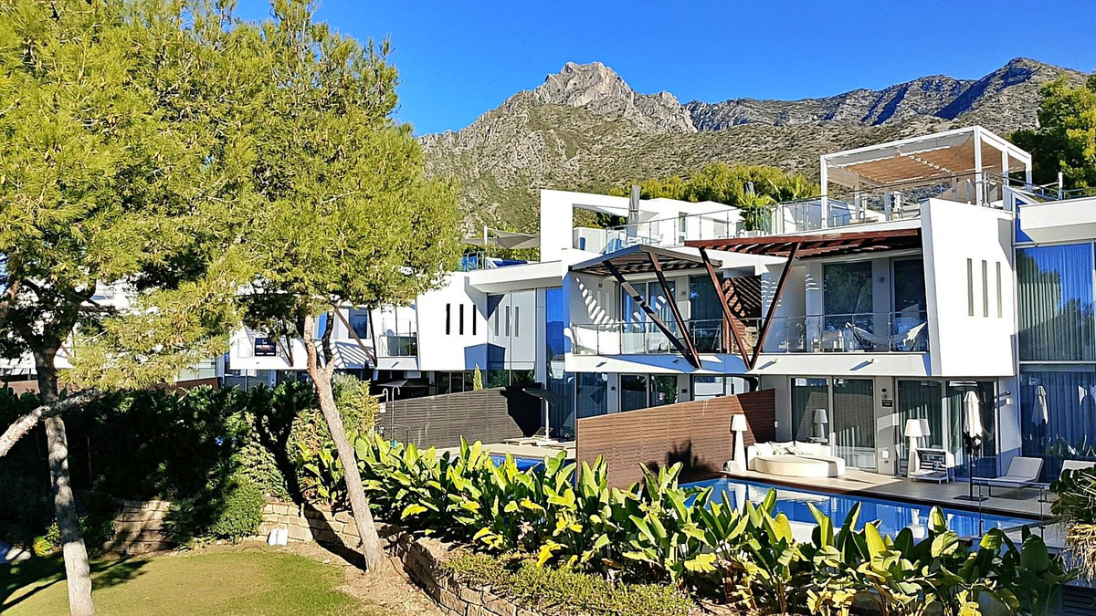 Pareados de 5 dormitorios en venta en Sierra Blanca – R5235598 Pareados de 5 dormitorios en venta en Sierra Blanca – R5235598