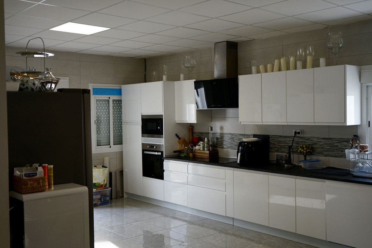 6 bedroom Villas for sale in Marbella – R5417971 6 bedroom Villas for sale in Marbella – R5417971