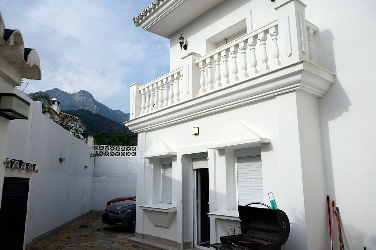 6 bedroom Villas for sale in Marbella – R5417971 6 bedroom Villas for sale in Marbella – R5417971