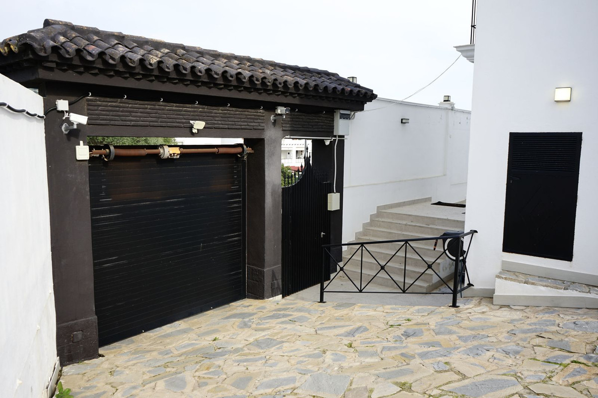 6 bedroom Villas for sale in Marbella – R5417971 6 bedroom Villas for sale in Marbella – R5417971