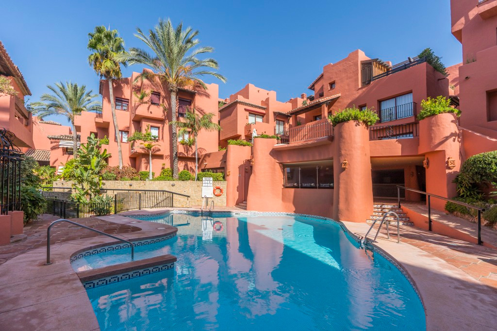 Apartamentos de 3 dormitorios en venta en Marbella – R5203231 Apartamentos de 3 dormitorios en venta en Marbella – R5203231
