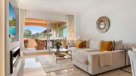 3 bedroom Apartments for sale in Elviria – R5286019