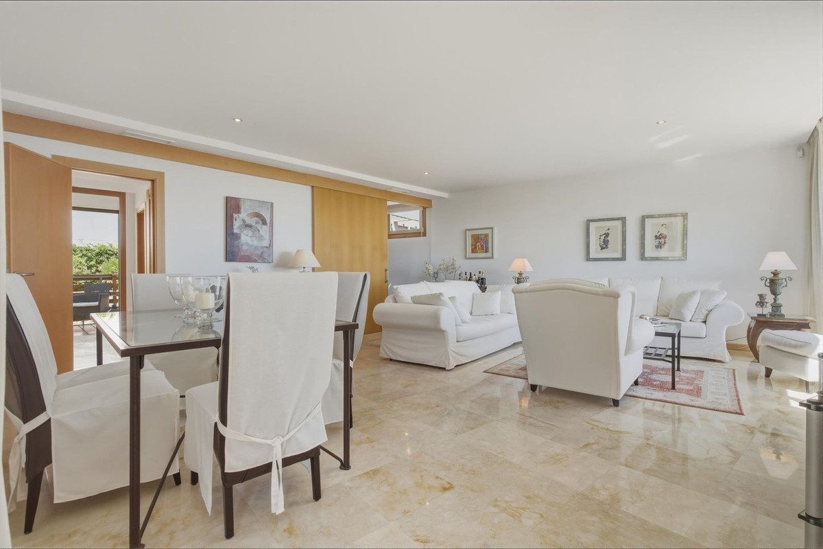 3 bedroom Apartments for sale in Altos de los Monteros – R5440306 3 bedroom Apartments for sale in Altos de los Monteros – R5440306