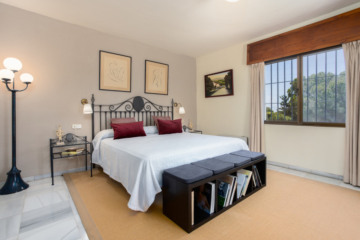 7 bedroom Villas for sale in Marbella – R3585085 7 bedroom Villas for sale in Marbella – R3585085