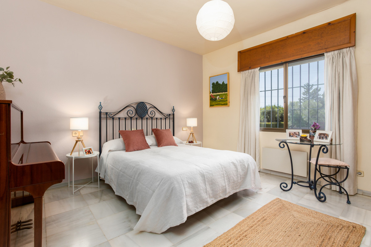7 bedroom Villas for sale in Marbella – R3585085 7 bedroom Villas for sale in Marbella – R3585085