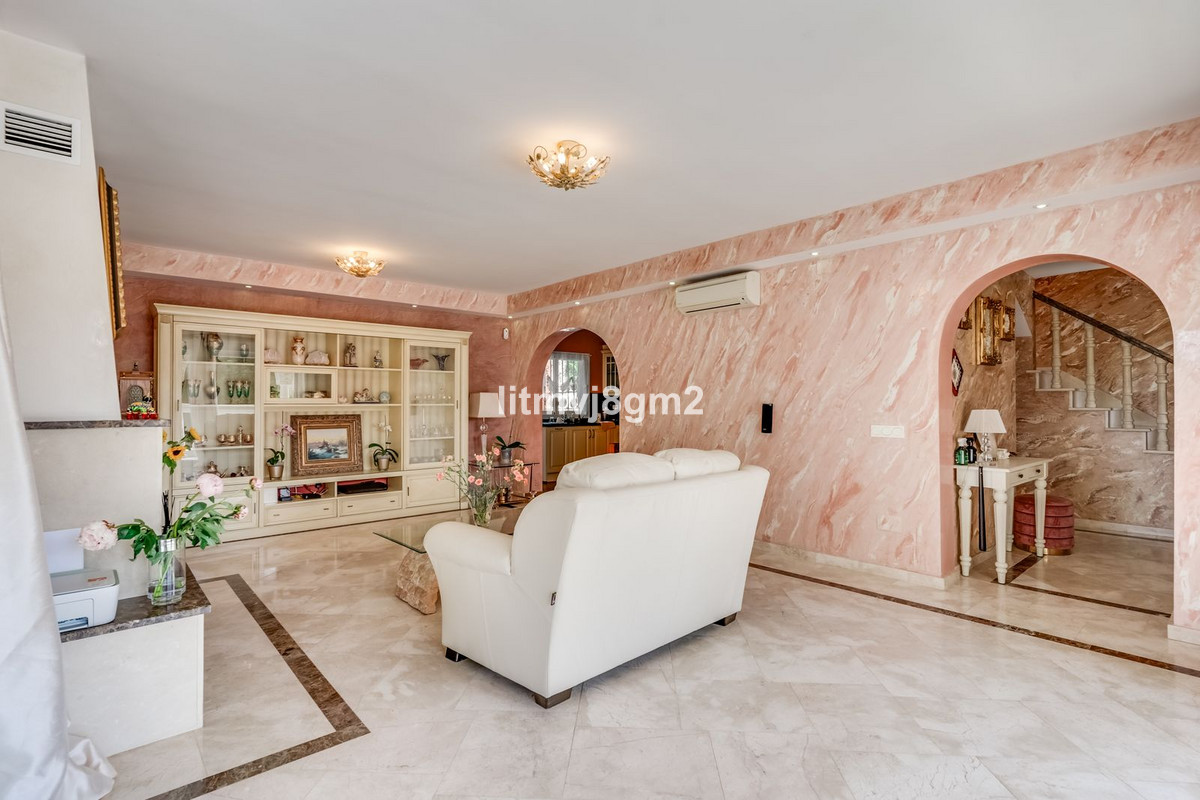 Villas de 4 dormitorios en venta en Artola – R4747441 Villas de 4 dormitorios en venta en Artola – R4747441