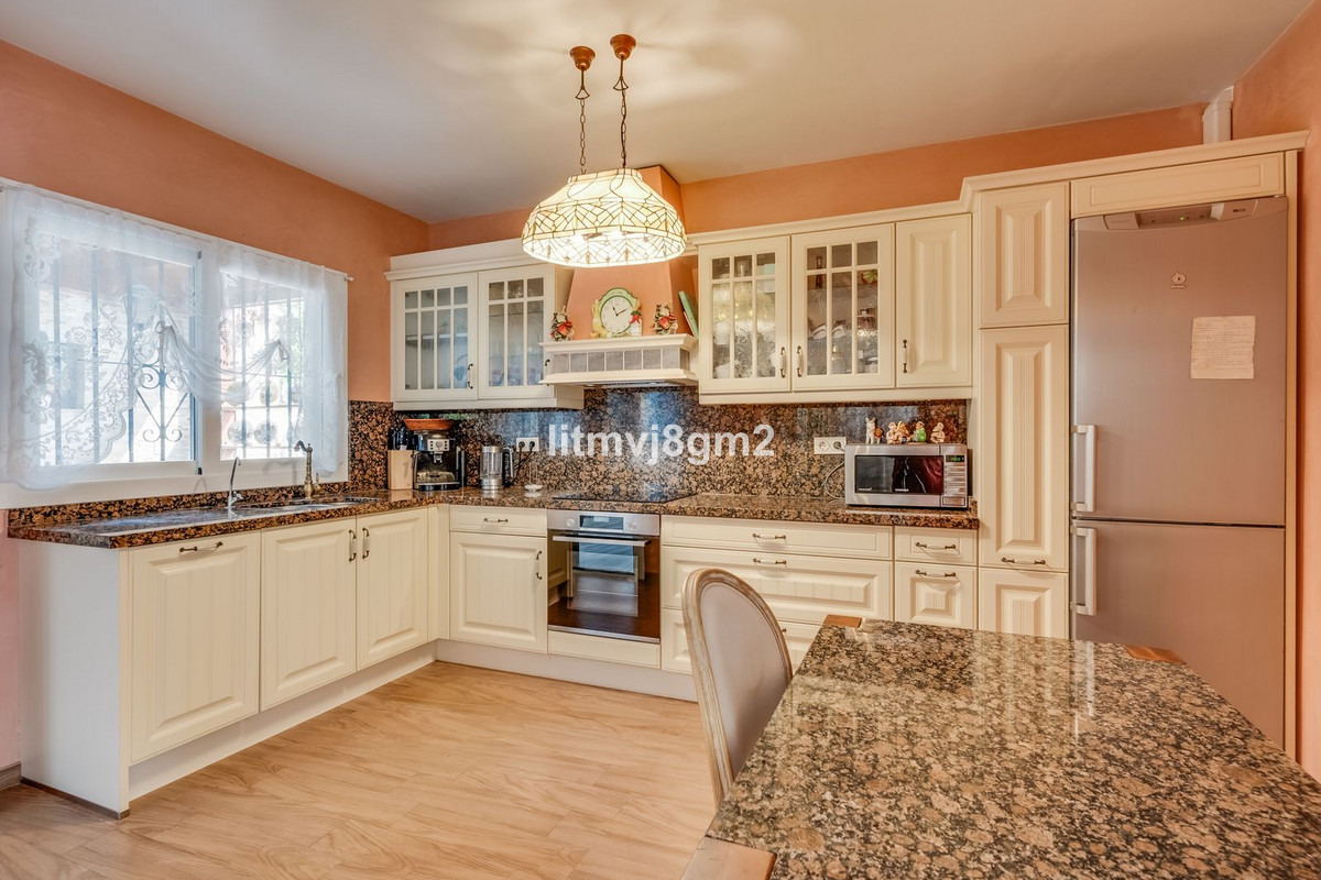 Villas de 4 dormitorios en venta en Artola – R4747441 Villas de 4 dormitorios en venta en Artola – R4747441