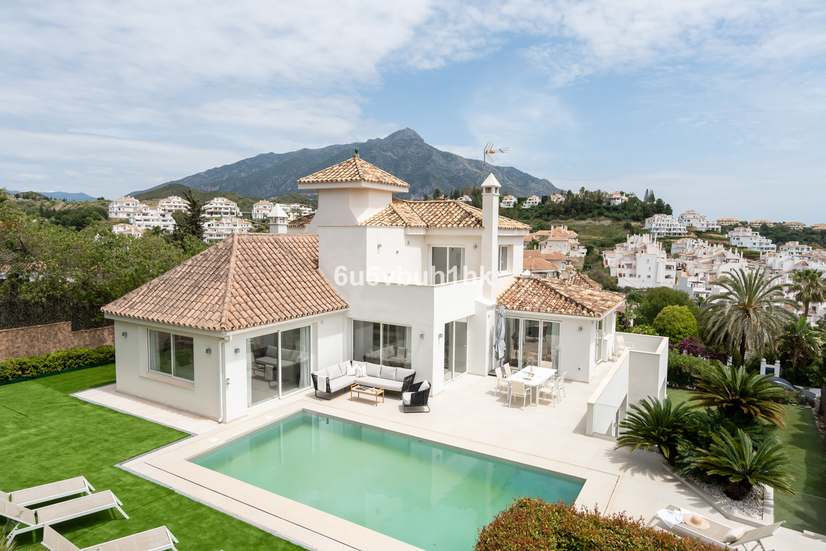 Adosados de 5 dormitorios en venta en Marbella – R5371153 Adosados de 5 dormitorios en venta en Marbella – R5371153