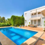 Villas de 5 dormitorios en venta en Nueva Andalucía – R5079046 Villas de 5 dormitorios en venta en Nueva Andalucía – R5079046